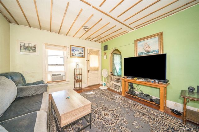 92 Arnold Place, Lackawanna, NY 14218