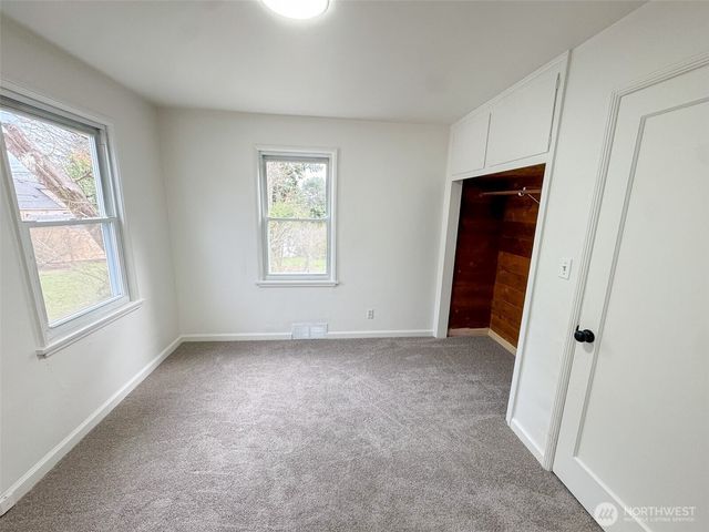 10218 34 Avenue SW, Seattle, WA 98146