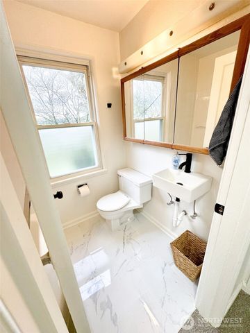 10218 34 Avenue SW, Seattle, WA 98146