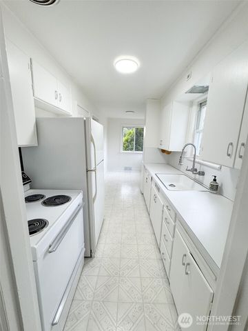 10218 34 Avenue SW, Seattle, WA 98146