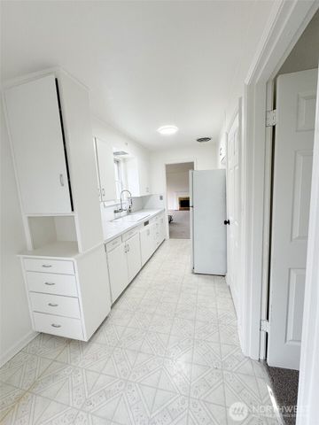 10218 34 Avenue SW, Seattle, WA 98146