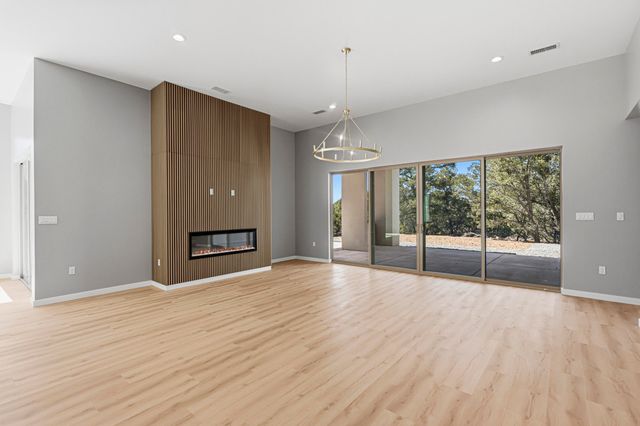 7 Pinon Ridge Road, Tijeras, NM 87059