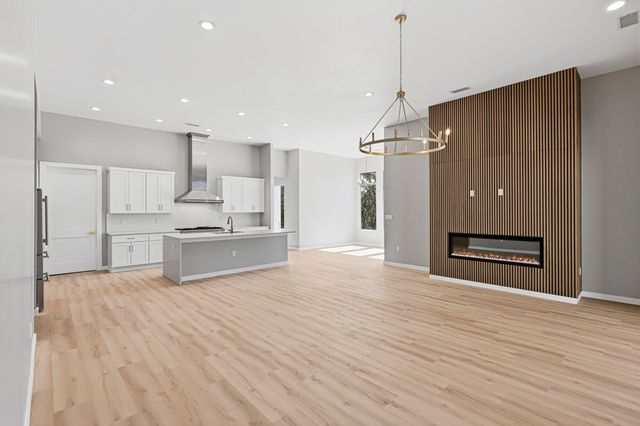 7 Pinon Ridge Road, Tijeras, NM 87059