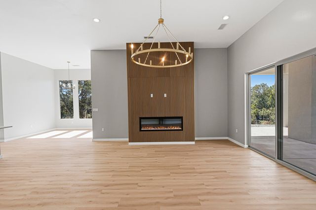 7 Pinon Ridge Road, Tijeras, NM 87059