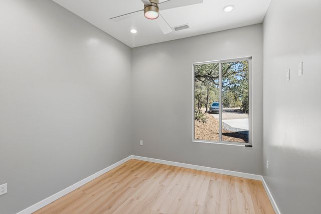 7 Pinon Ridge Road, Tijeras, NM 87059