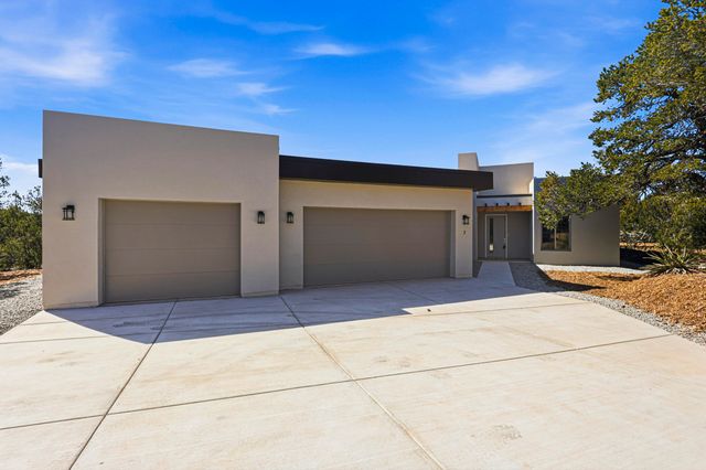 7 Pinon Ridge Road, Tijeras, NM 87059