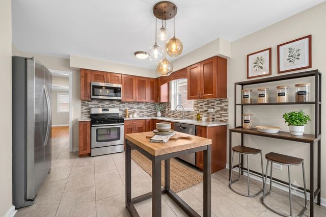 3230 N Neva Avenue, Chicago, IL 60634