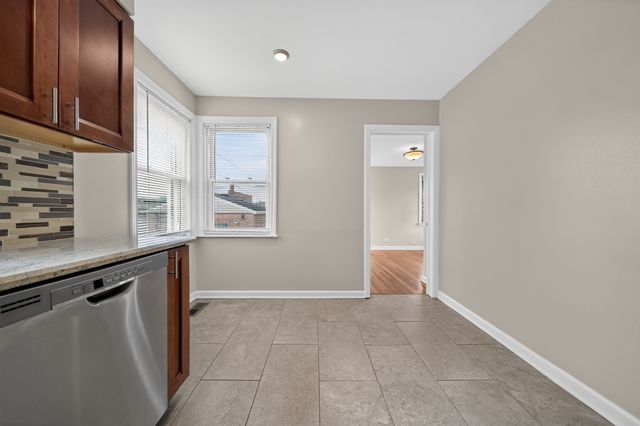 3230 N Neva Avenue, Chicago, IL 60634