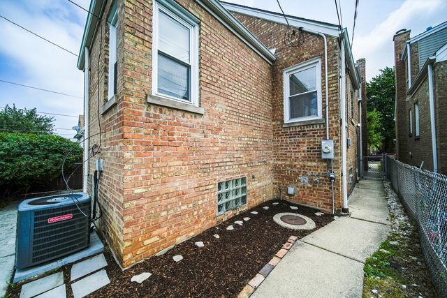 3230 N Neva Avenue, Chicago, IL 60634