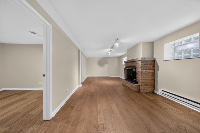 3230 N Neva Avenue, Chicago, IL 60634
