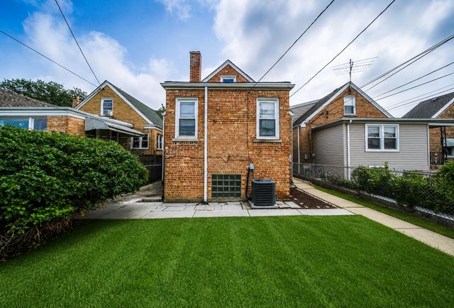3230 N Neva Avenue, Chicago, IL 60634