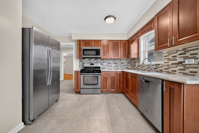 3230 N Neva Avenue, Chicago, IL 60634