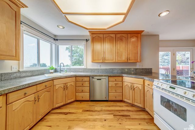 1273 E GRAYSON CT, Sandy, UT 84094