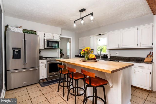12 WILLOW SPRING DR, Edgewater, MD 21037