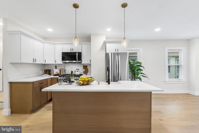 16 EDEN AVE, Oaklyn, NJ 08107