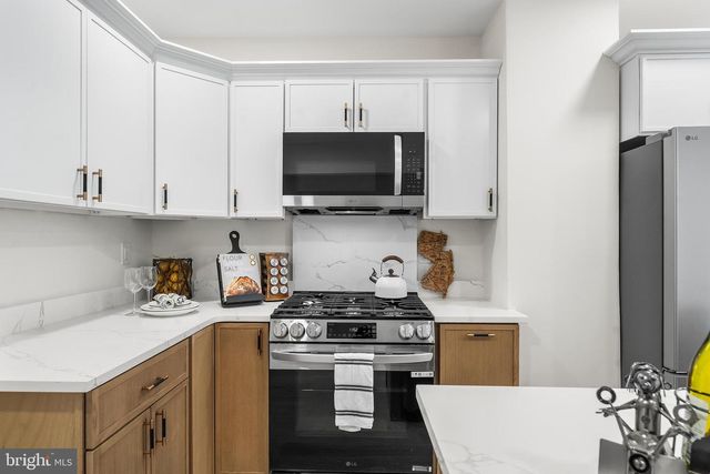 16 EDEN AVE, Oaklyn, NJ 08107