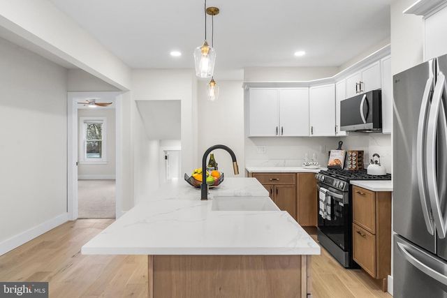 16 EDEN AVE, Oaklyn, NJ 08107