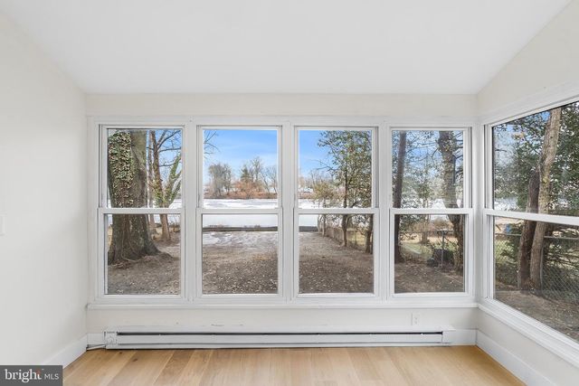 16 EDEN AVE, Oaklyn, NJ 08107