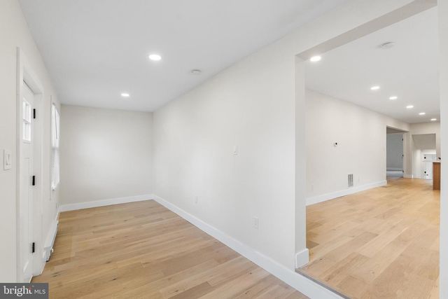 16 EDEN AVE, Oaklyn, NJ 08107