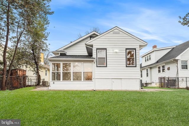 16 EDEN AVE, Oaklyn, NJ 08107