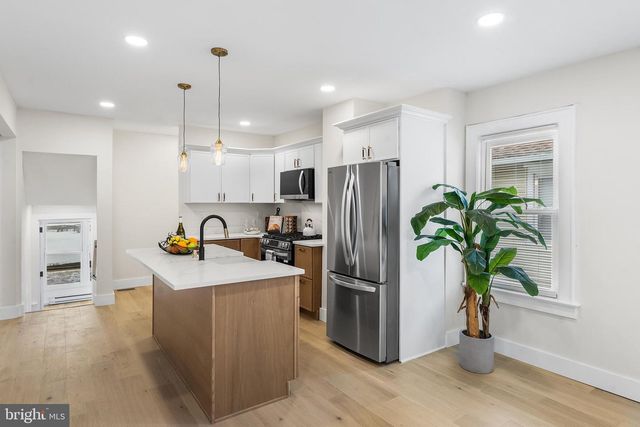 16 EDEN AVE, Oaklyn, NJ 08107