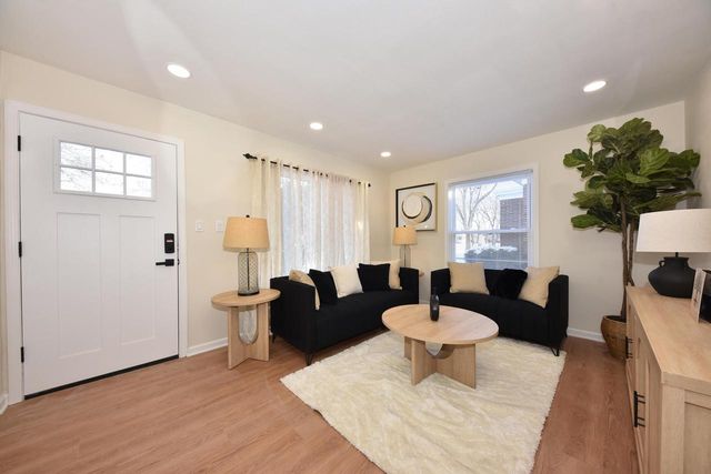 3165 N 87th STREET, Milwaukee, WI 53222