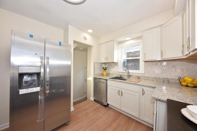 3165 N 87th STREET, Milwaukee, WI 53222