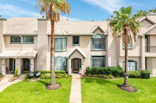 458 Mariners Drive, Kemah, TX 77565