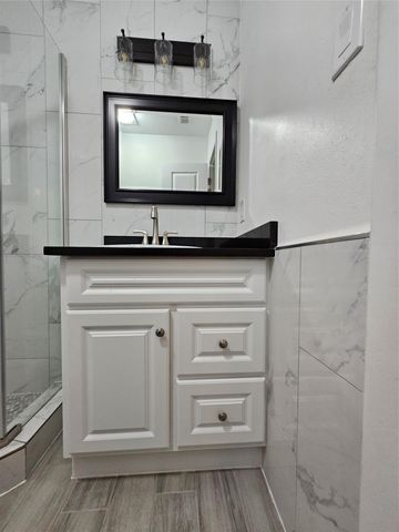 2209 Singletree Ave Unit B, Austin, TX 78727