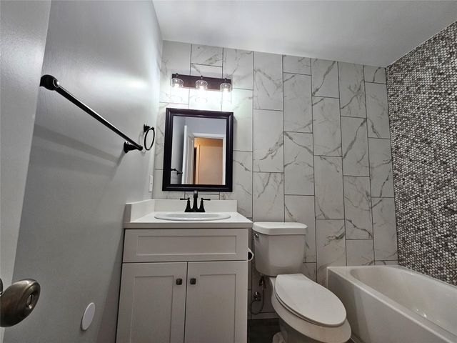 2209 Singletree Ave Unit B, Austin, TX 78727