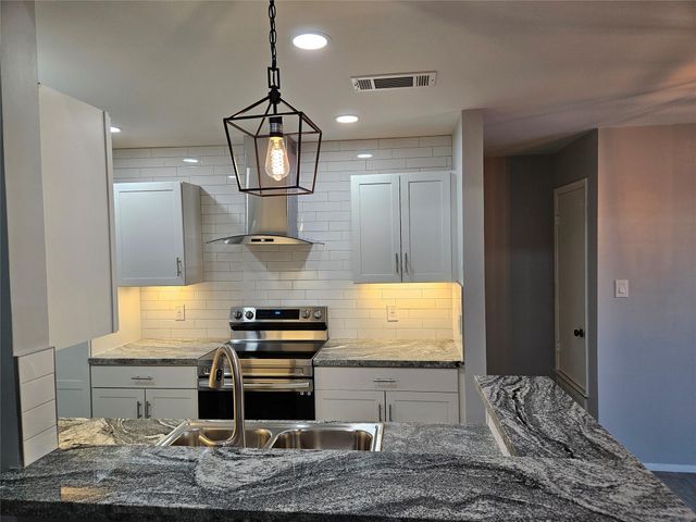 2209 Singletree Ave Unit B, Austin, TX 78727