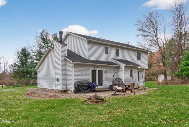 7 Gloucester Street, Clifton Park, NY 12065
