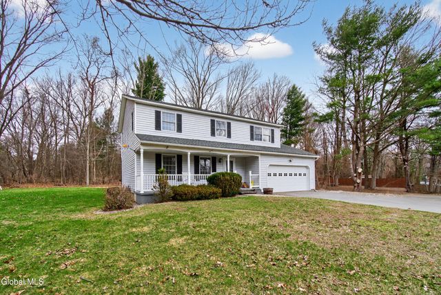 7 Gloucester Street, Clifton Park, NY 12065