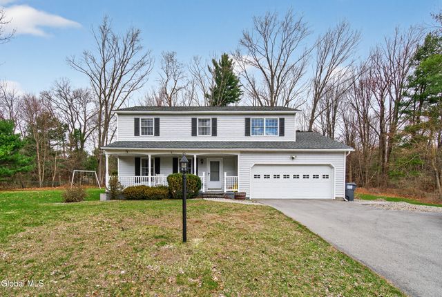 7 Gloucester Street, Clifton Park, NY 12065