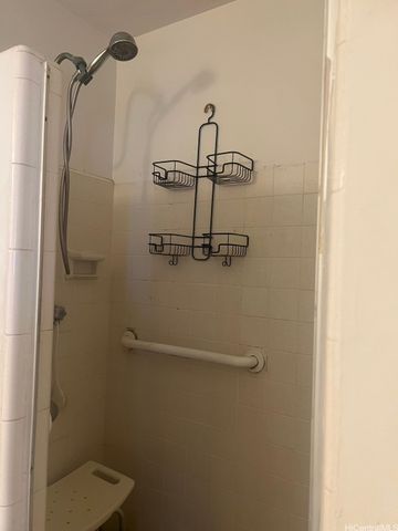 425 Ena Road P7A, Honolulu, HI 96815