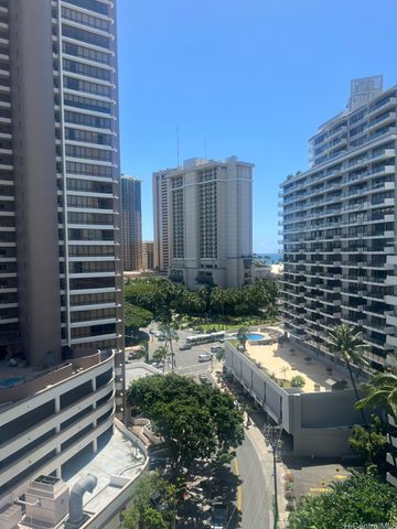 425 Ena Road P7A, Honolulu, HI 96815