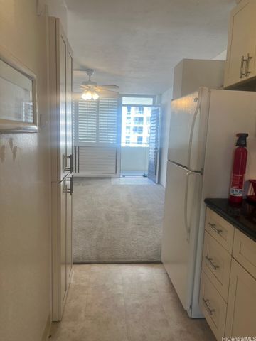 425 Ena Road P7A, Honolulu, HI 96815