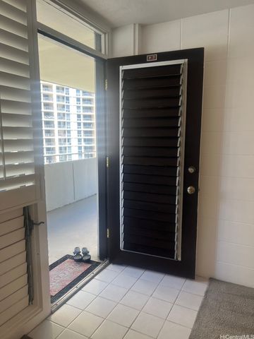 425 Ena Road P7A, Honolulu, HI 96815