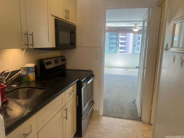 425 Ena Road P7A, Honolulu, HI 96815