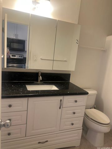 425 Ena Road P7A, Honolulu, HI 96815