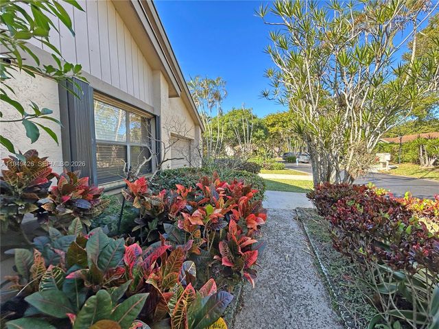 2214 Seagrape Cir, Coconut Creek, FL 33066