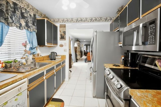 2214 Seagrape Cir, Coconut Creek, FL 33066