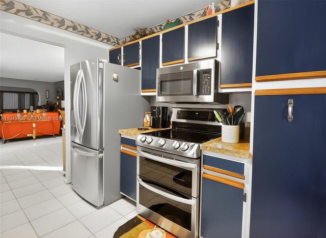 2214 Seagrape Cir, Coconut Creek, FL 33066