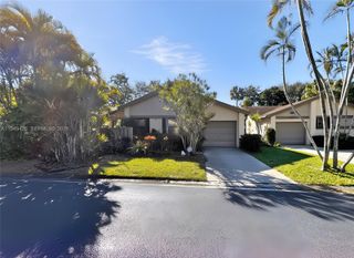 2214 Seagrape Cir, Coconut Creek, FL 33066