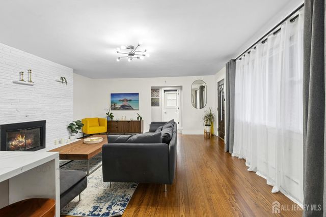 125 W Minna Avenue, Avenel, NJ 07001