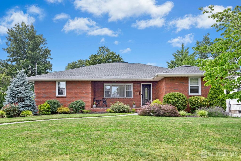 125 W Minna Avenue, Avenel, NJ 07001