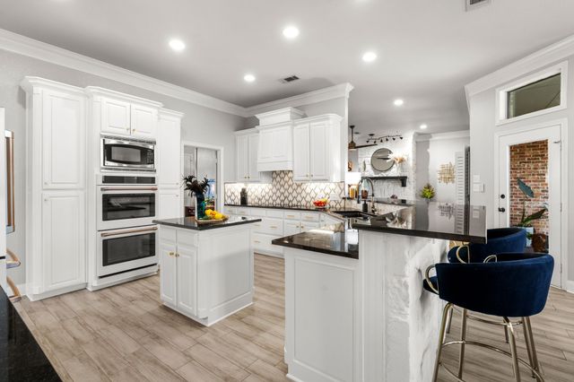 3650 Baylor Boulevard, Midlothian, TX 76065