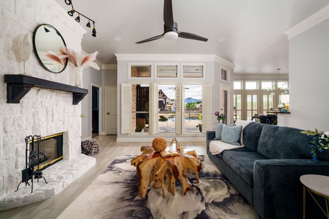 3650 Baylor Boulevard, Midlothian, TX 76065