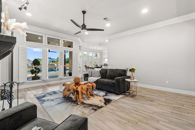 3650 Baylor Boulevard, Midlothian, TX 76065