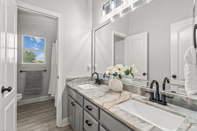 3650 Baylor Boulevard, Midlothian, TX 76065